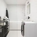Apartamento W Uus-hollandi With Sauna